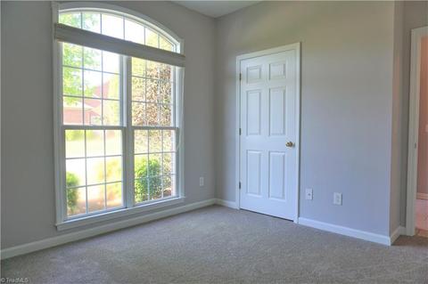 406 Northbridge Dr, High Point, NC 27265 photo 17