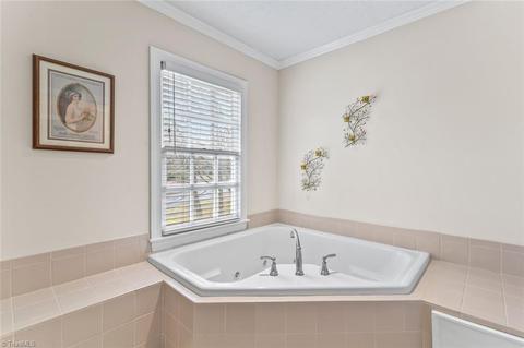 1308 Georgetown Ct, High Point, NC 27262 photo 14