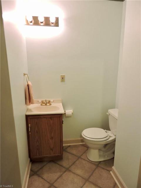 4313 Windlestraw Ln, Greensboro, NC 27410 photo 24