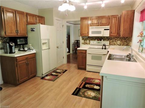 4313 Windlestraw Ln, Greensboro, NC 27410 photo 10