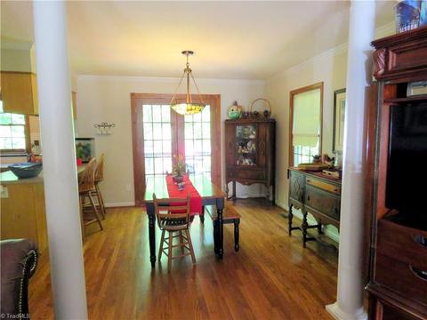 449 Knollcrest Dr, Pinnacle, NC 27043 photo 9