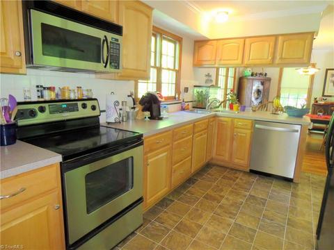 449 Knollcrest Dr, Pinnacle, NC 27043 photo 7