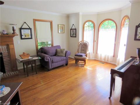 449 Knollcrest Dr, Pinnacle, NC 27043 photo 3