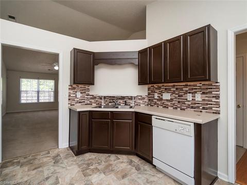 2822 Waterstone Loop, High Point, NC 27265 photo 3