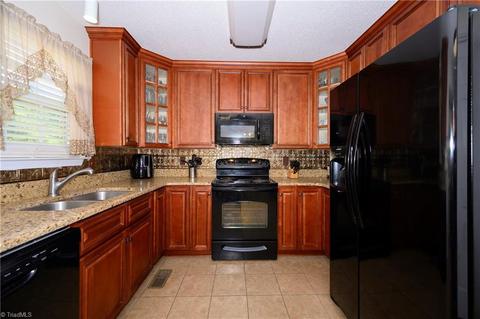 3967 Sorrell Ct, High Point, NC 27265 photo 8