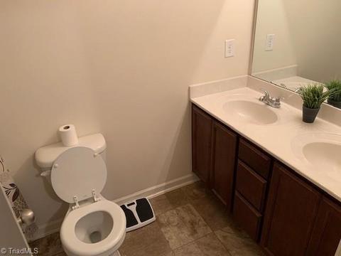 421 Sandybrooke Dr, High Point, NC 27265 photo 5