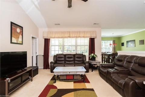 4636 Meadowside Ter, High Point, NC 27265 photo 4