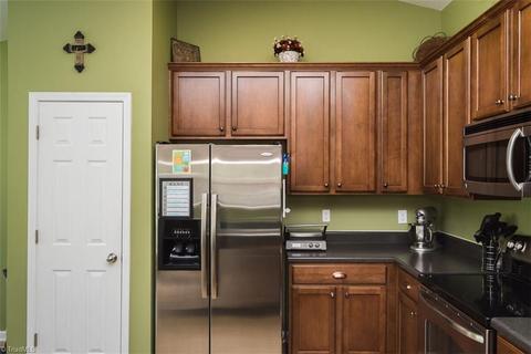 4636 Meadowside Ter, High Point, NC 27265 photo 9