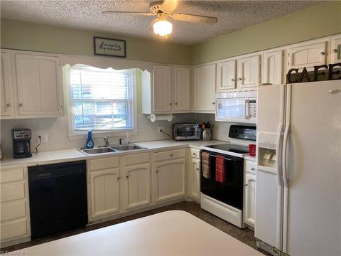 3230 Pine Needles Rd, High Point, NC 27265 photo 7