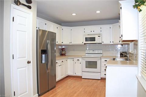6108 Hampton Meadows Ln, Clemmons, NC 27012 photo 3