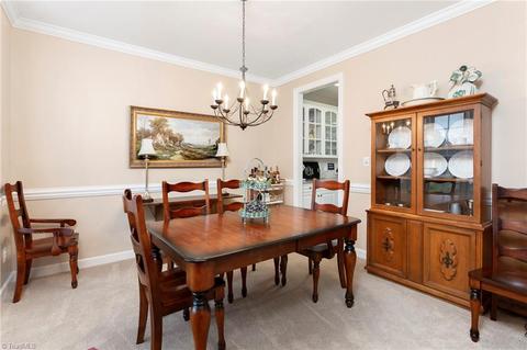 1216 Suncrest Dr, High Point, NC 27265 photo 4