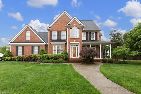 1216 Suncrest Dr, High Point, NC 27265 photo 1