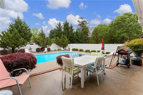 1216 Suncrest Dr, High Point, NC 27265 photo 29