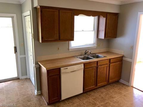 104 Hanover Ct, King, NC 27021 photo 15