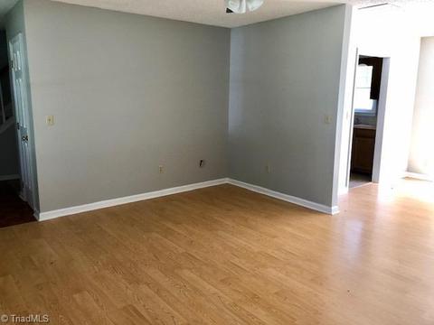 104 Hanover Ct, King, NC 27021 photo 12