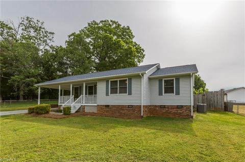 4086 Hoover Hill Rd, Trinity, NC 27370 photo 3