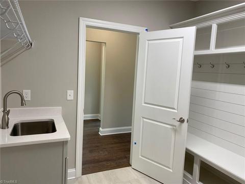 2719 Bartlett Ln, Clemmons, NC 27012 photo 3