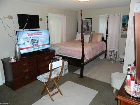 223 Paramount St, High Point, NC 27260 photo 7