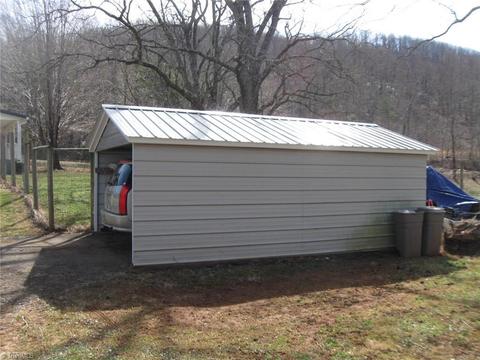 5387 Woolwine Hwy, Stuart, VA 24171 photo 2