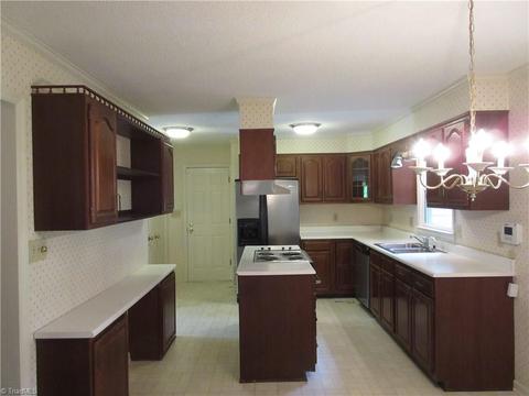 315 Canterbury Rd, High Point, NC 27262 photo 8