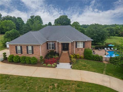 7146 Belmont Dr, Trinity, NC 27370 photo 1