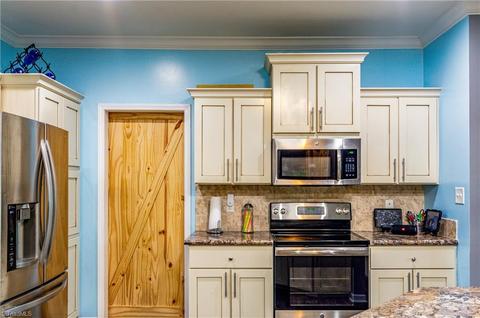 128 Banjo Ln, Lowgap, NC 27024 photo 9