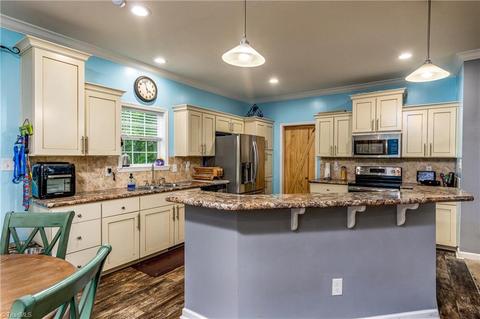 128 Banjo Ln, Lowgap, NC 27024 photo 8