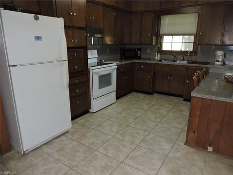 520 Shamrock Rd, High Point, NC 27265 photo 10