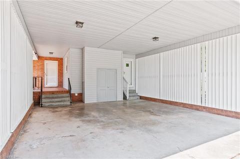 1505 Overbrook Ct, High Point, NC 27262 photo 28