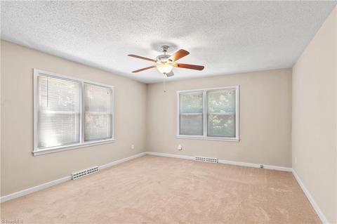 1505 Overbrook Ct, High Point, NC 27262 photo 21