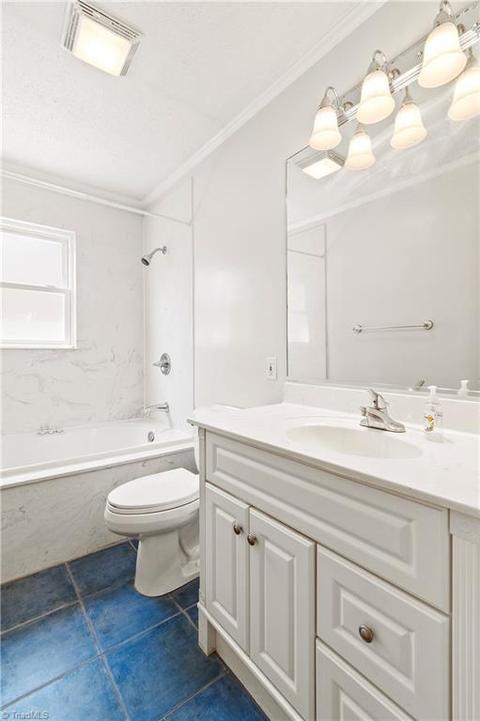 1505 Overbrook Ct, High Point, NC 27262 photo 20