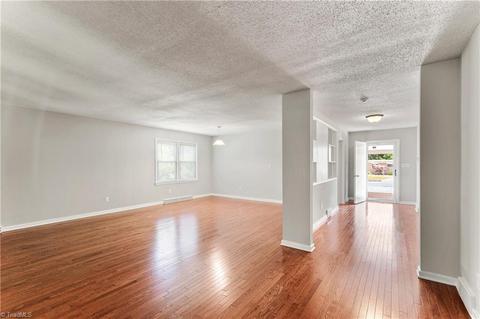 1505 Overbrook Ct, High Point, NC 27262 photo 7