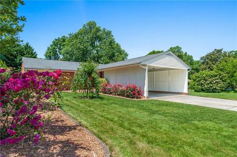 1505 Overbrook Ct, High Point, NC 27262 photo 3