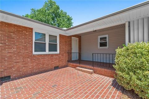 1505 Overbrook Ct, High Point, NC 27262 photo 5