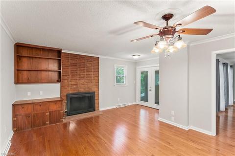 1505 Overbrook Ct, High Point, NC 27262 photo 10
