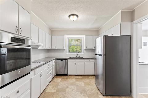 1505 Overbrook Ct, High Point, NC 27262 photo 12