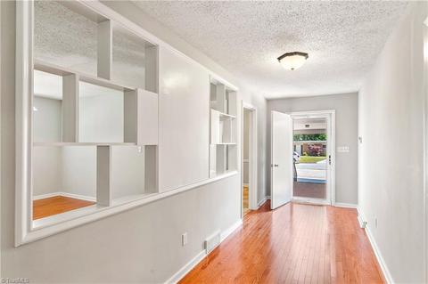 1505 Overbrook Ct, High Point, NC 27262 photo 6