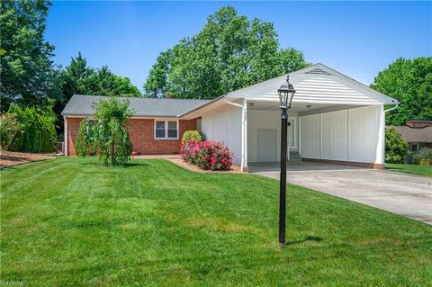1505 Overbrook Ct, High Point, NC 27262 photo 2