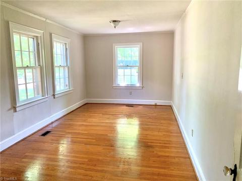 401 Spring St, Thomasville, NC 27360 photo 18