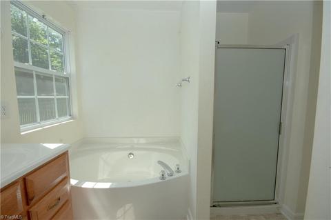 1224 Hampton Park Dr, High Point, NC 27265 photo 16