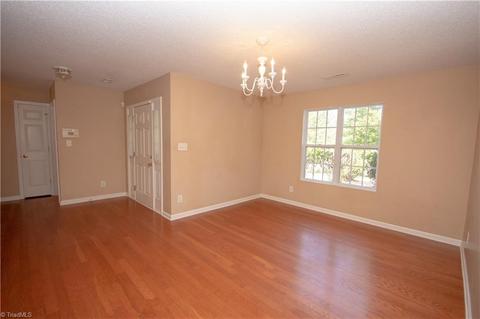 1224 Hampton Park Dr, High Point, NC 27265 photo 4