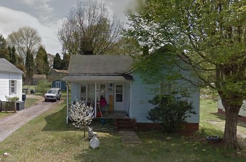329 S 5th Ave, Mayodan, NC 27027 photo 1
