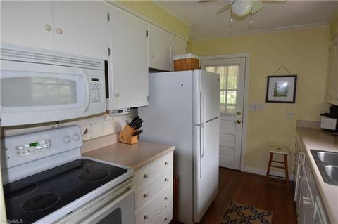 303 Unity St, Thomasville, NC 27360 photo 8