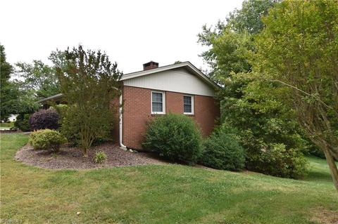 303 Unity St, Thomasville, NC 27360 photo 6