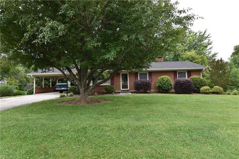 303 Unity St, Thomasville, NC 27360 photo 1