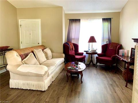 605 Rosecrest Dr, High Point, NC 27260 photo 9