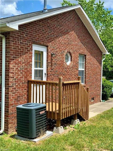 605 Rosecrest Dr, High Point, NC 27260 photo 4