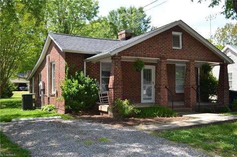 212 S 5th Ave, Mayodan, NC 27027 photo 1