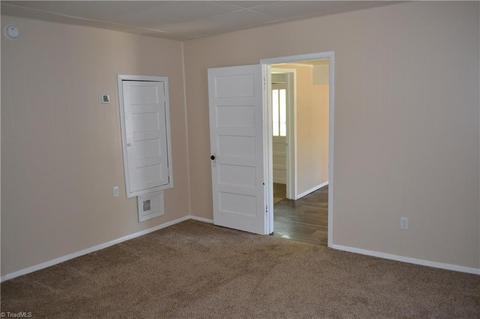212 S 5th Ave, Mayodan, NC 27027 photo 10
