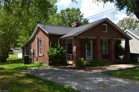 212 S 5th Ave, Mayodan, NC 27027 photo 3